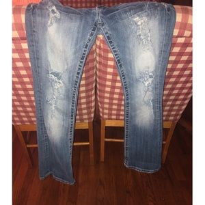 Very cute distressed Miss Me boot cut jeans!!!